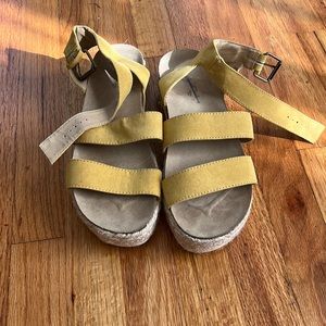 Women 9.5 platform, yellow sandals
